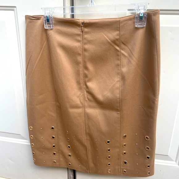 White House Black Market, Tan with Gold Design, Pencil Skirt, Size 10 - Picture 2 of 4